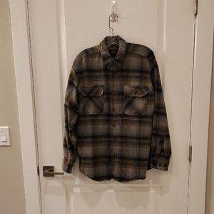 Men's Green Plaid Button-Down Shirt L